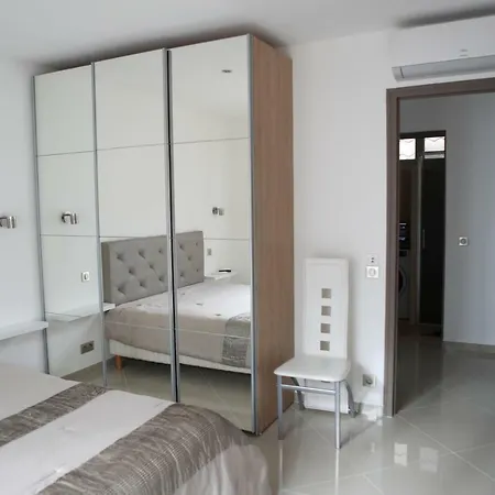 3p Lumineux Renove Derriere La Croisette Apartment Cannes